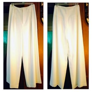 Elie Tahari Flared Pants size 6, color white/cream